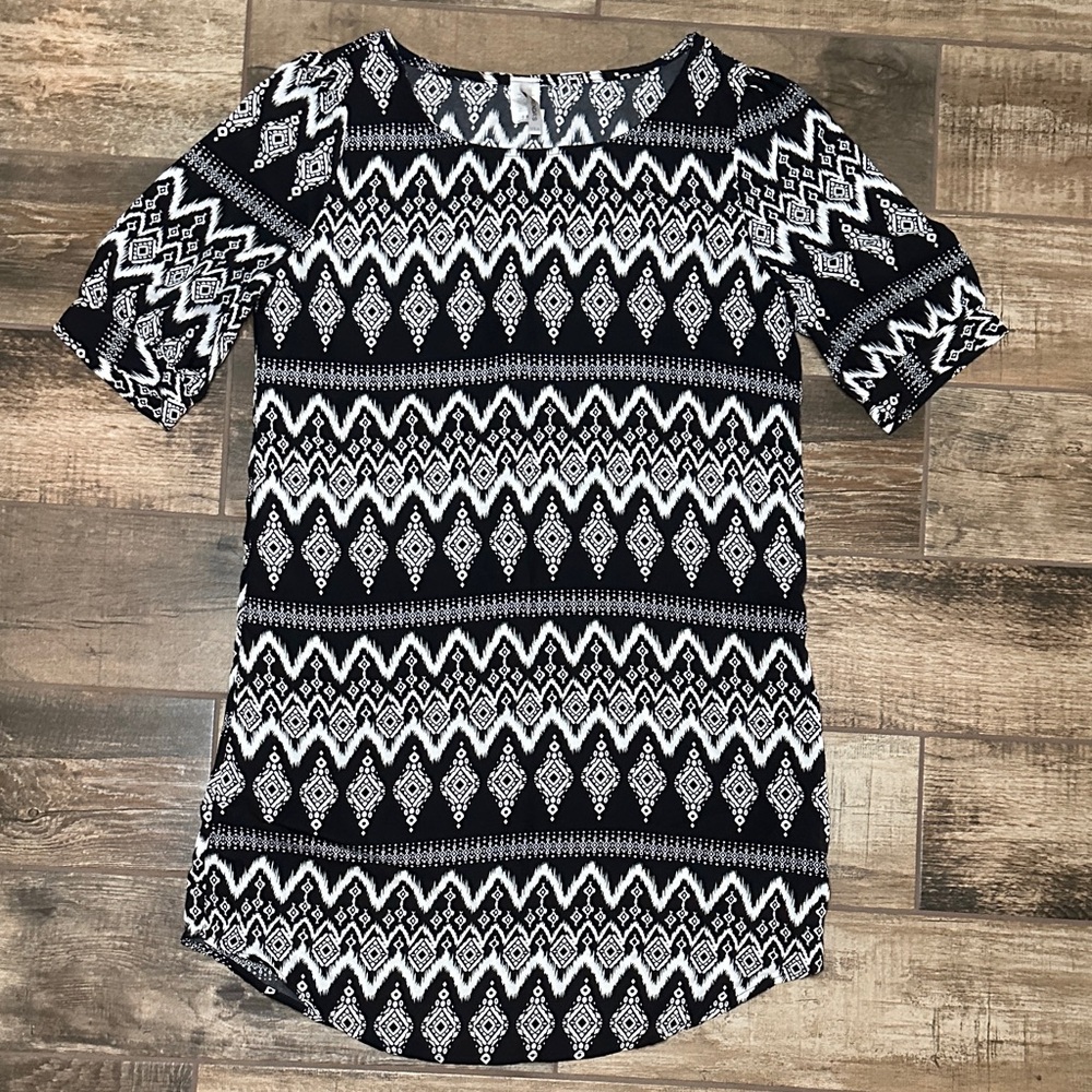 Chic Black and White Patterned Tunic/Dress